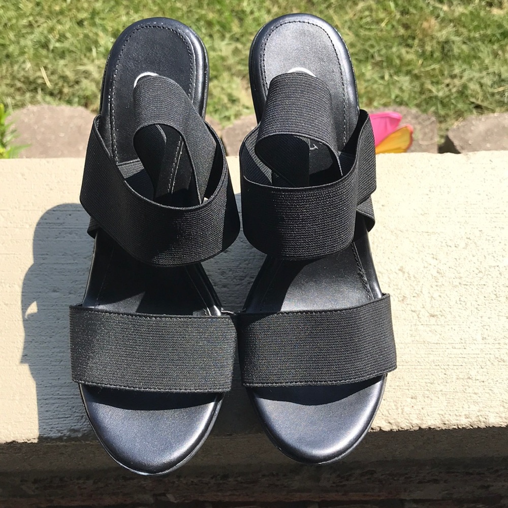 Black Wedges